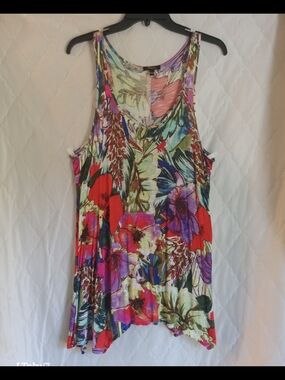 Cupio Multicolor Floral Tank Top